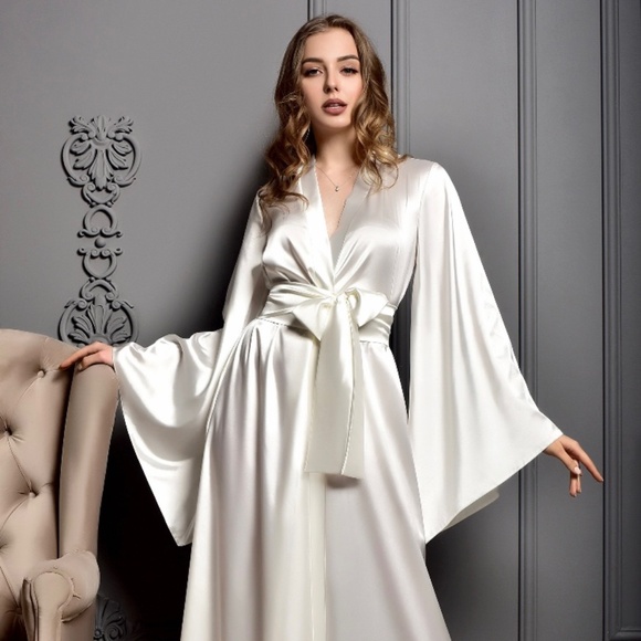 Ivory Satin Bridal Getting-Ready Robe - Picture 1 of 6